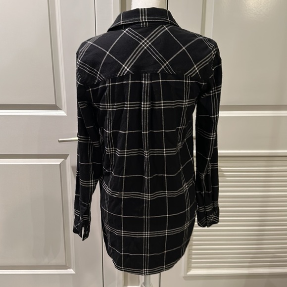 Athleta Black and White Plaid Flannel Button Down Shirt Size XS - Picture 5 of 10